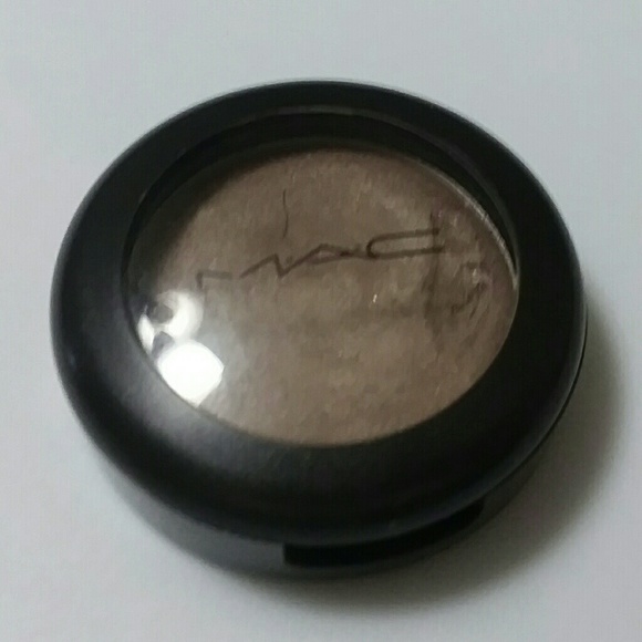 MAC Cream Colour Base in DUSK DISCONTINUED RARE - Picture 2 of 3